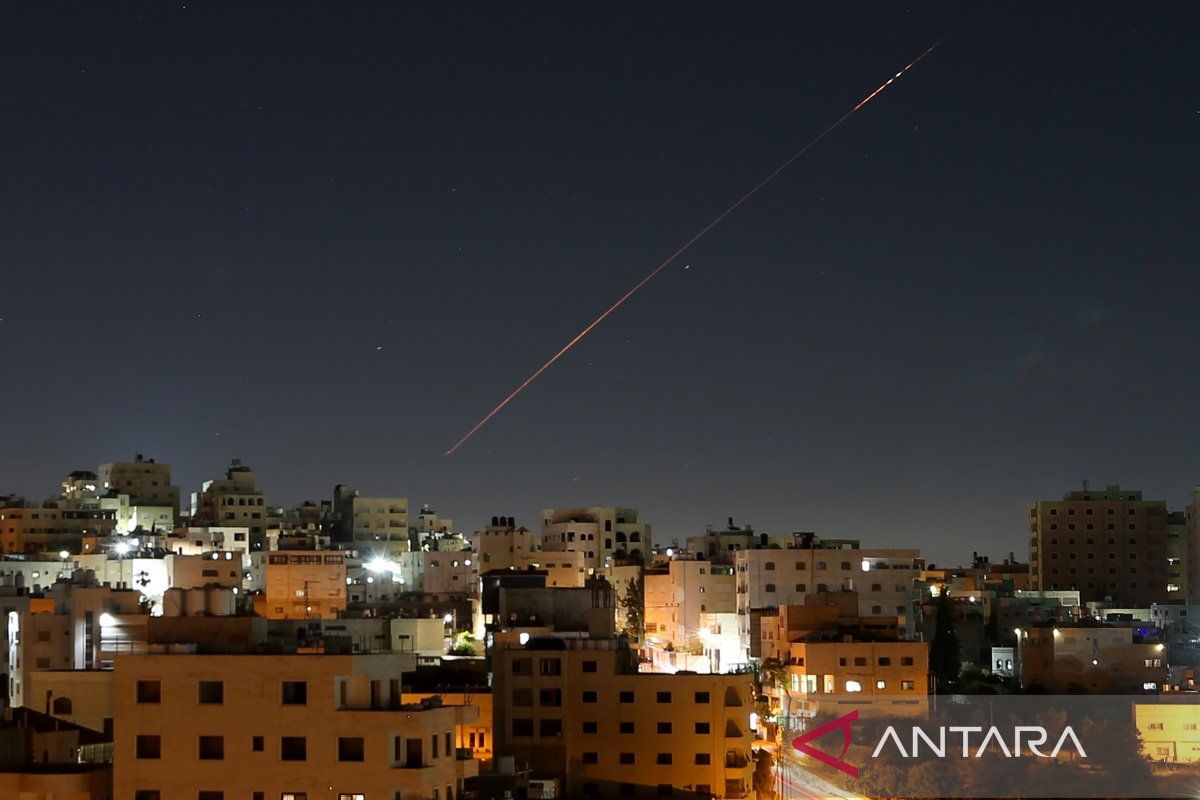 Israel Closes All Borders to Gaza Following Iranian Attack