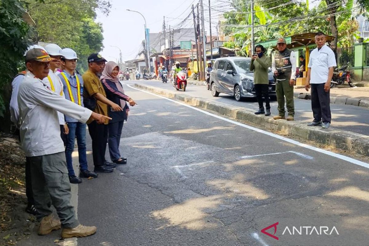 East Jakarta Administration Repairs Four Road Sections Prone to Subsidence