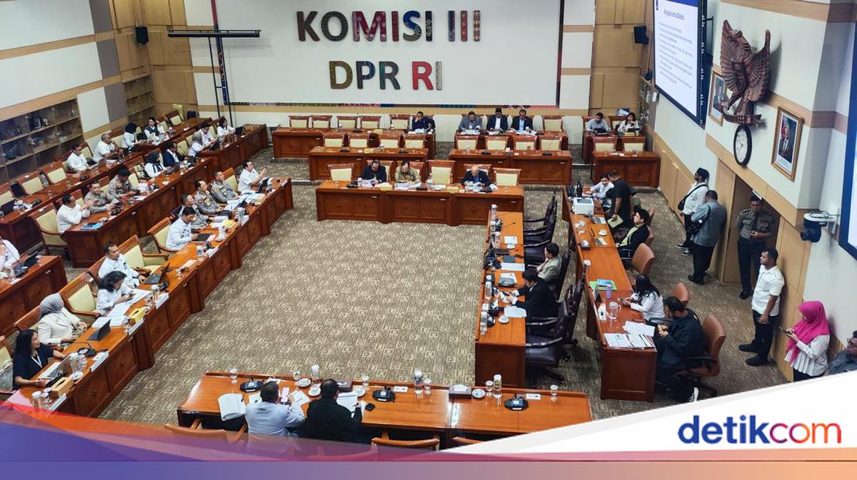 Legislator Proposes Differentiated Retirement Age for National Police: General Rank 61-63 Years