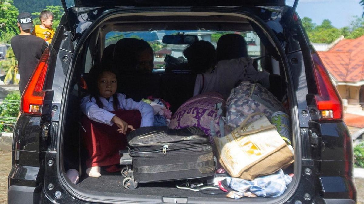Sangihe Regent Urges Residents to Avoid Coastlines to Evade Tsunami Waves