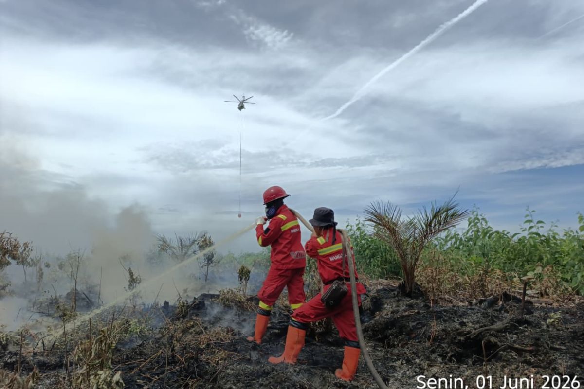 Riau Receives Two Additional Water Bombing Helicopters from BNPB