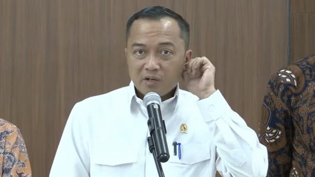 State Secretary: No Plans to Replace Finance Minister