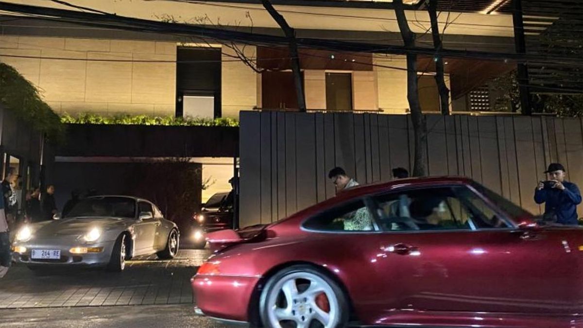 KPK Seizes Porsche from Silmy Karim's Residence; Vehicle Unreported in Wealth Declaration