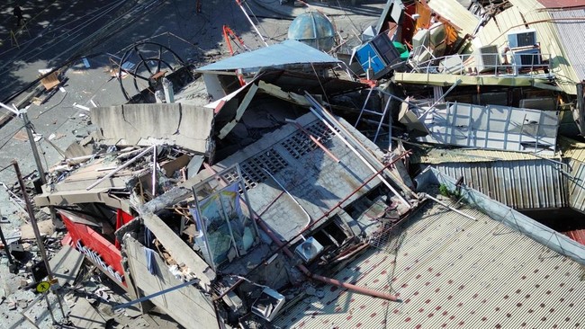 Chronology of BMKG Issuing and Rescinding Tsunami Warnings in Indonesia Following Philippines Earthquake