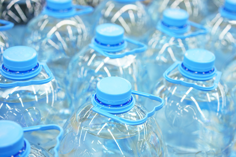UI Doctor Suggests Reusable Plastic Containers Should Not Be Used for More Than One Year