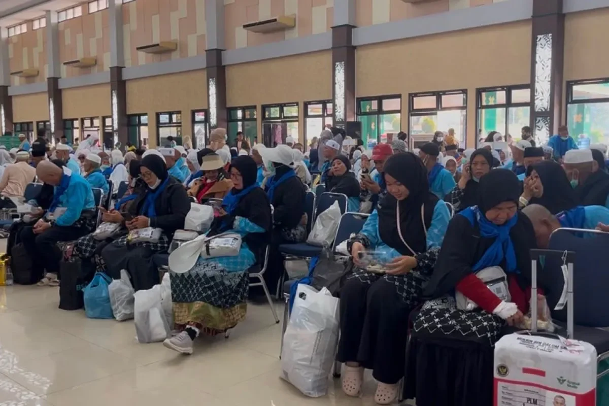 1,770 Pilgrims from Palembang Debarkation Return to Indonesia