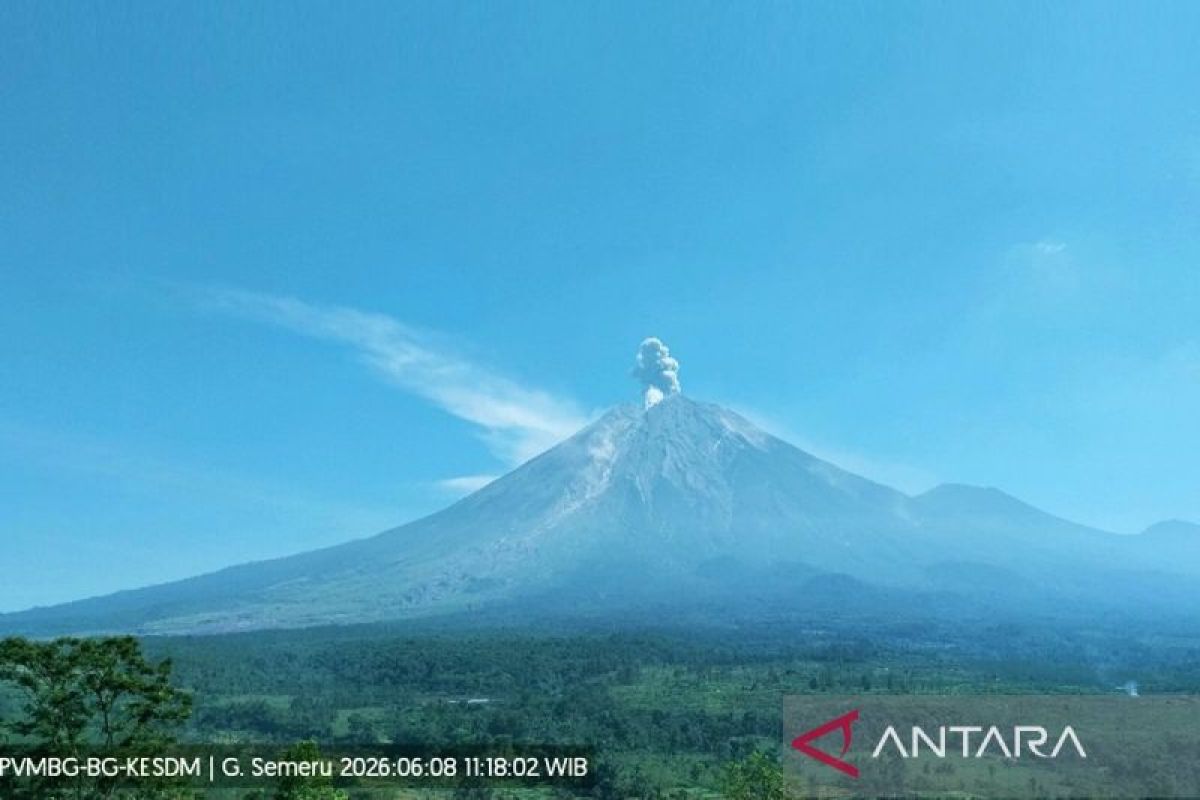 Mount Semeru activity still dominated by eruptions and volcanic earthquakes