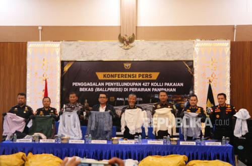 Customs Seize Illegal Shipment of Second-hand Clothing Worth Rp 3.9 Billion