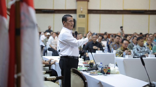 Agriculture Minister Confronts Palm Oil Executives Over Plummeting Fresh Fruit Bunch Prices