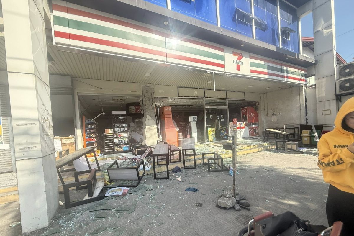 Philippine aviation authority closes airport following massive earthquake