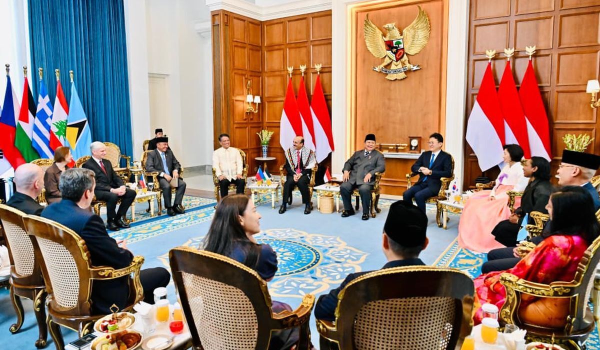 Meeting with 8 Ambassadors of Friendly Nations, Prabowo Delivers Message of World Peace