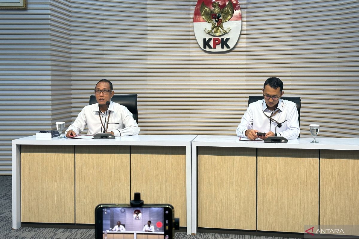 KPK Detains Two Suspects in Hajj Quota Corruption Case: Ismail Adham and Asrul Azis