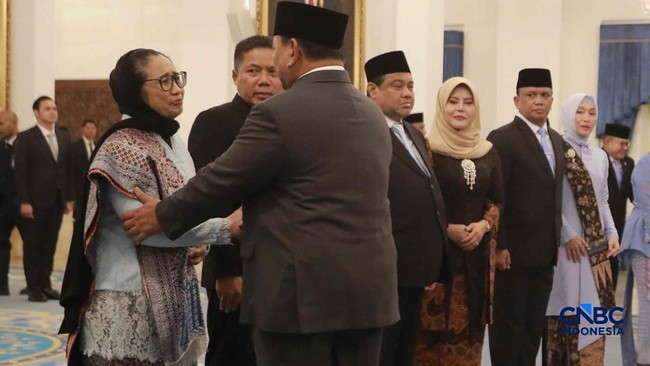 Nanik S. Deyang Moved to Tears During Inauguration as Head of National Nutrition Agency by Prabowo