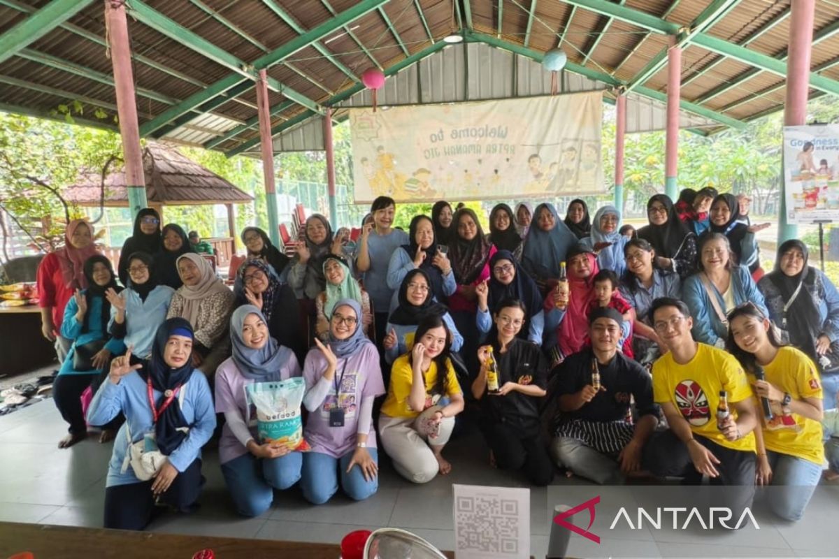 Bulog Jakarta and Community Empower MSMEs through Cooking Classes