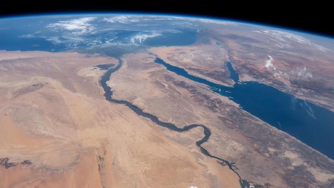 Earth Split in Two: A Line Stretching from Turkey to Africa Discovered