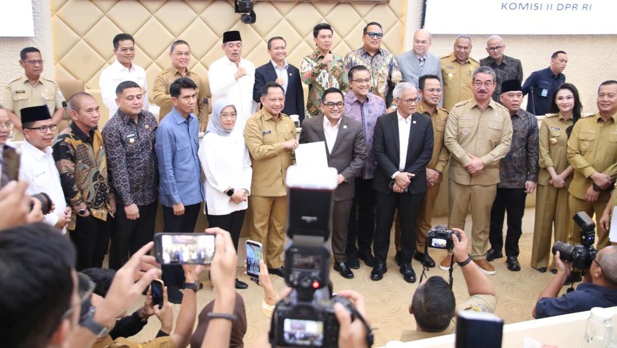 In Meeting with DPR, Home Affairs Minister Pushes for PPPK Restructuring and Highlights Personnel Expenditure