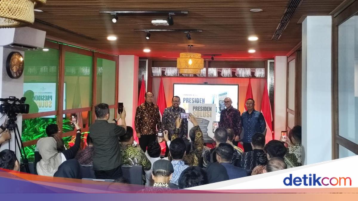 'President Solution' Book Records 108 Solutions by Prabowo to Address People's Issues