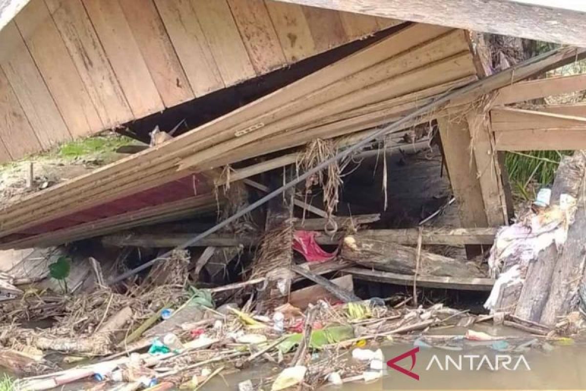 Indonesia moves to revive 8,034 flood-hit small industries