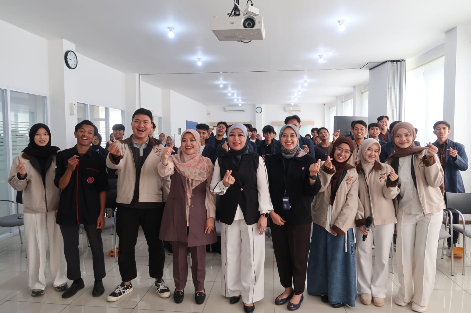 Strengthening Sharia Investment Literacy: UIN Bandung Students Hold SPMS 2026