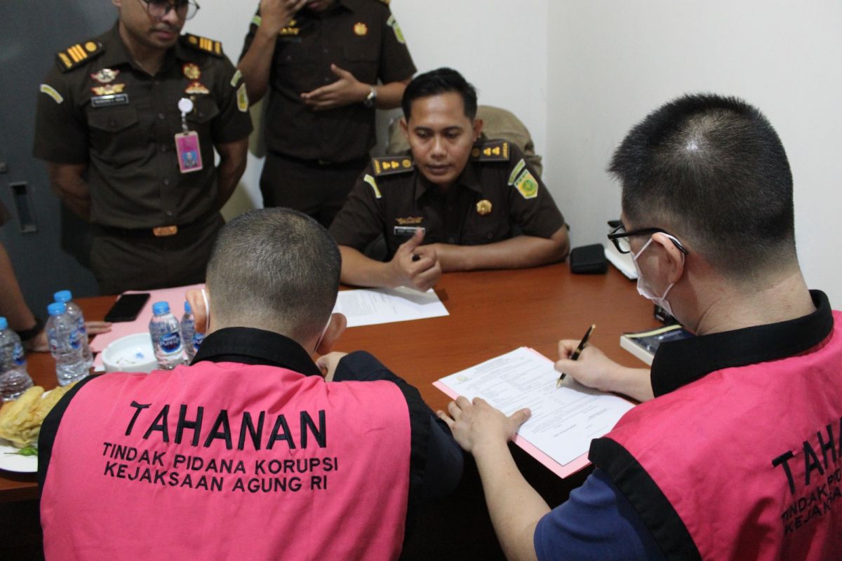 Attorney General's Office hands over 11 suspects in CPO export corruption case to prosecutors