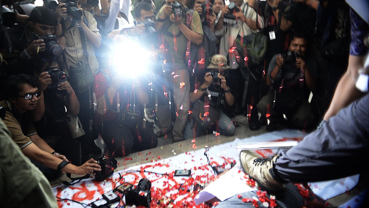 Investigation into Violence Against Surabaya Journalist Stalled for Over a Year