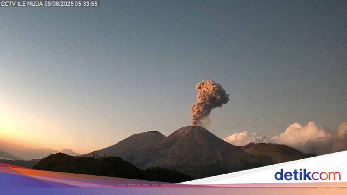Mount Lewotobi Laki-laki Erupts Three Times This Morning, Eight Villages on Alert