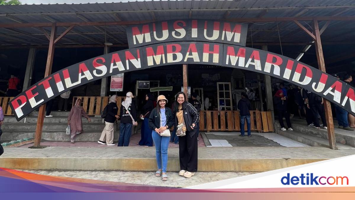 Unique Client Requests for 'Friend for Hire' Service in Yogyakarta: Seeking Tarot Readers