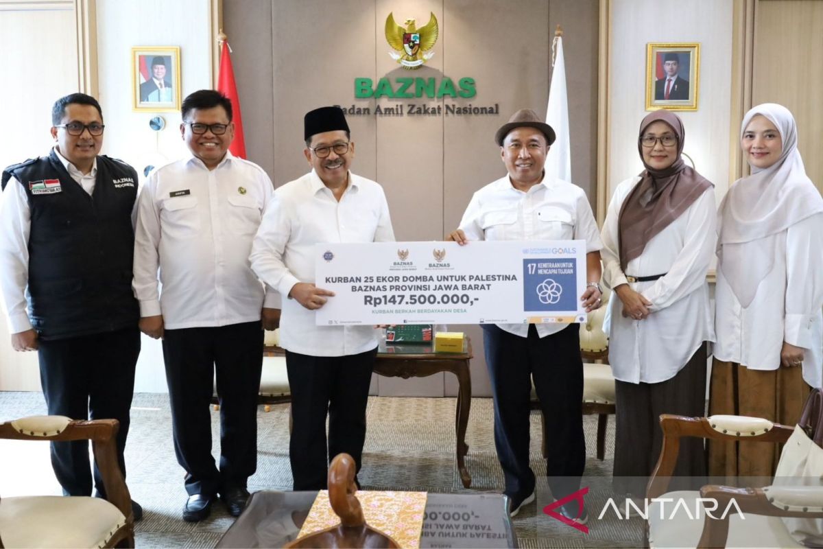 West Java Residents Send Meat Donation for Palestinian People