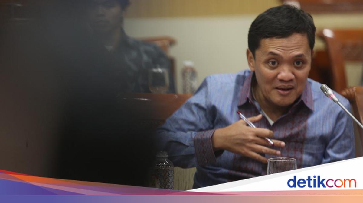 Habiburokhman Praises State Secretary Prasetyo Hadi: A Refined Moerdiono