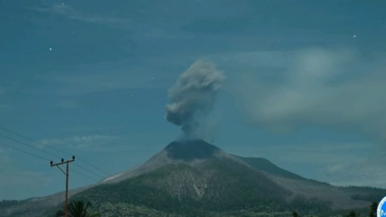 Mount Lewotobi Laki-Laki Erupts Repeatedly; Volcanic Activity Remains High and Residents Urged to Stay Alert