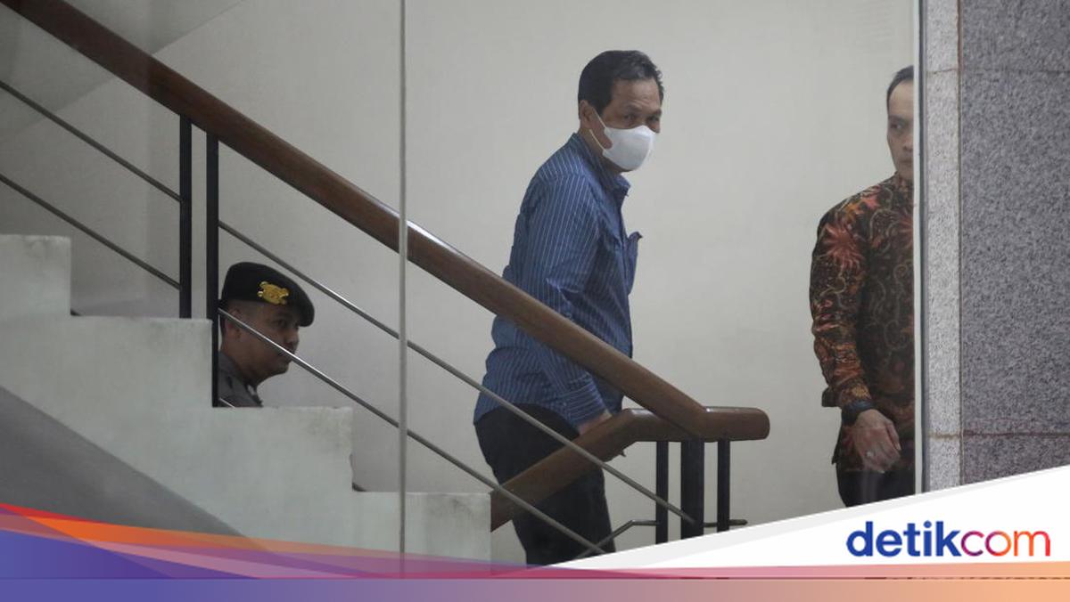 KPK Names Muara Enim Regent Edison a Suspect in Education Department Procurement Case