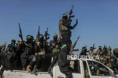 Al-Qassam Brigades Release Footage of First Ayyash 250 Missile Launch
