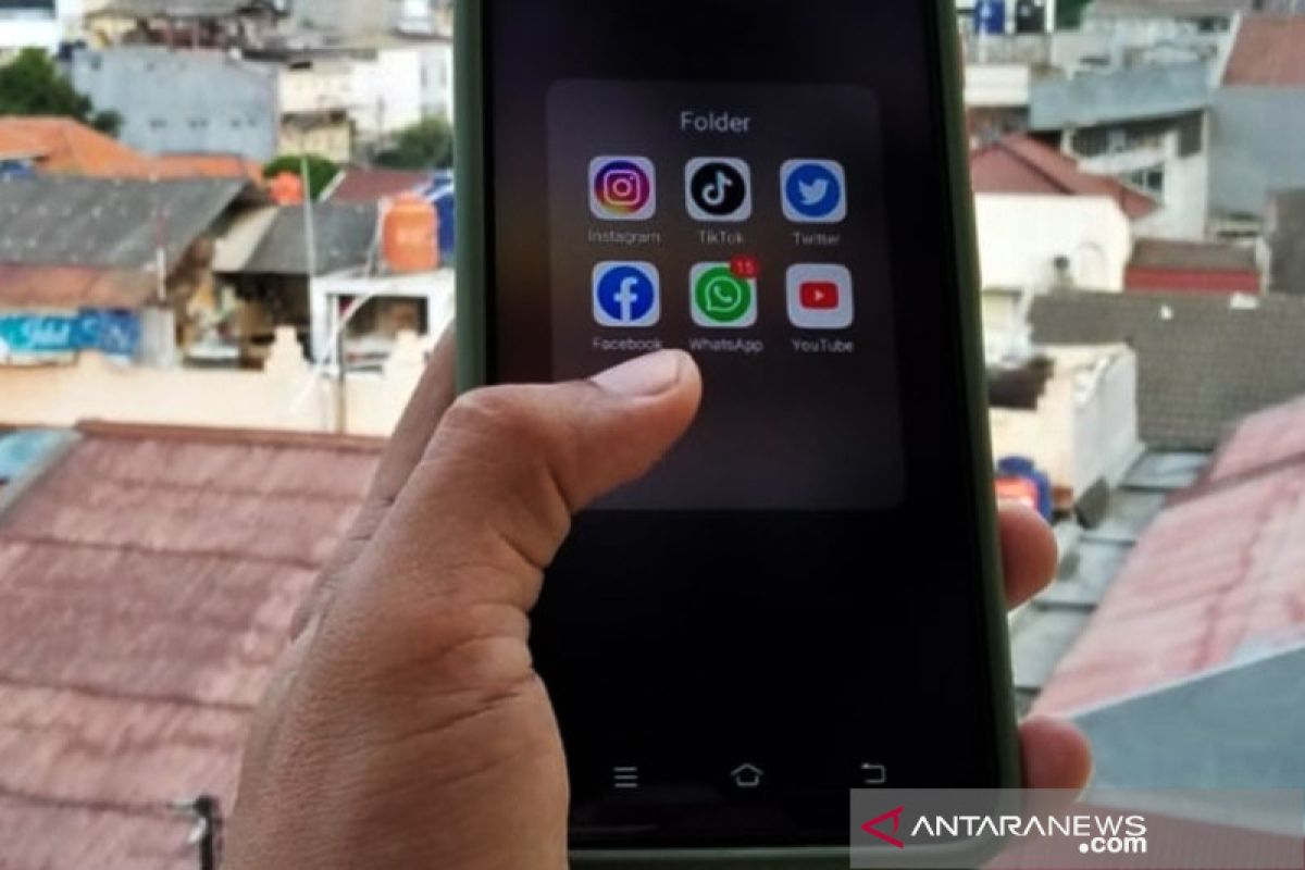 Instagram enables users to rearrange profile grid order