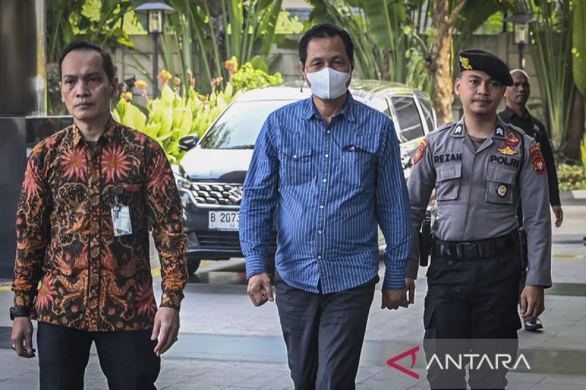 KPK names Muara Enim Regent Edison and three others as suspects
