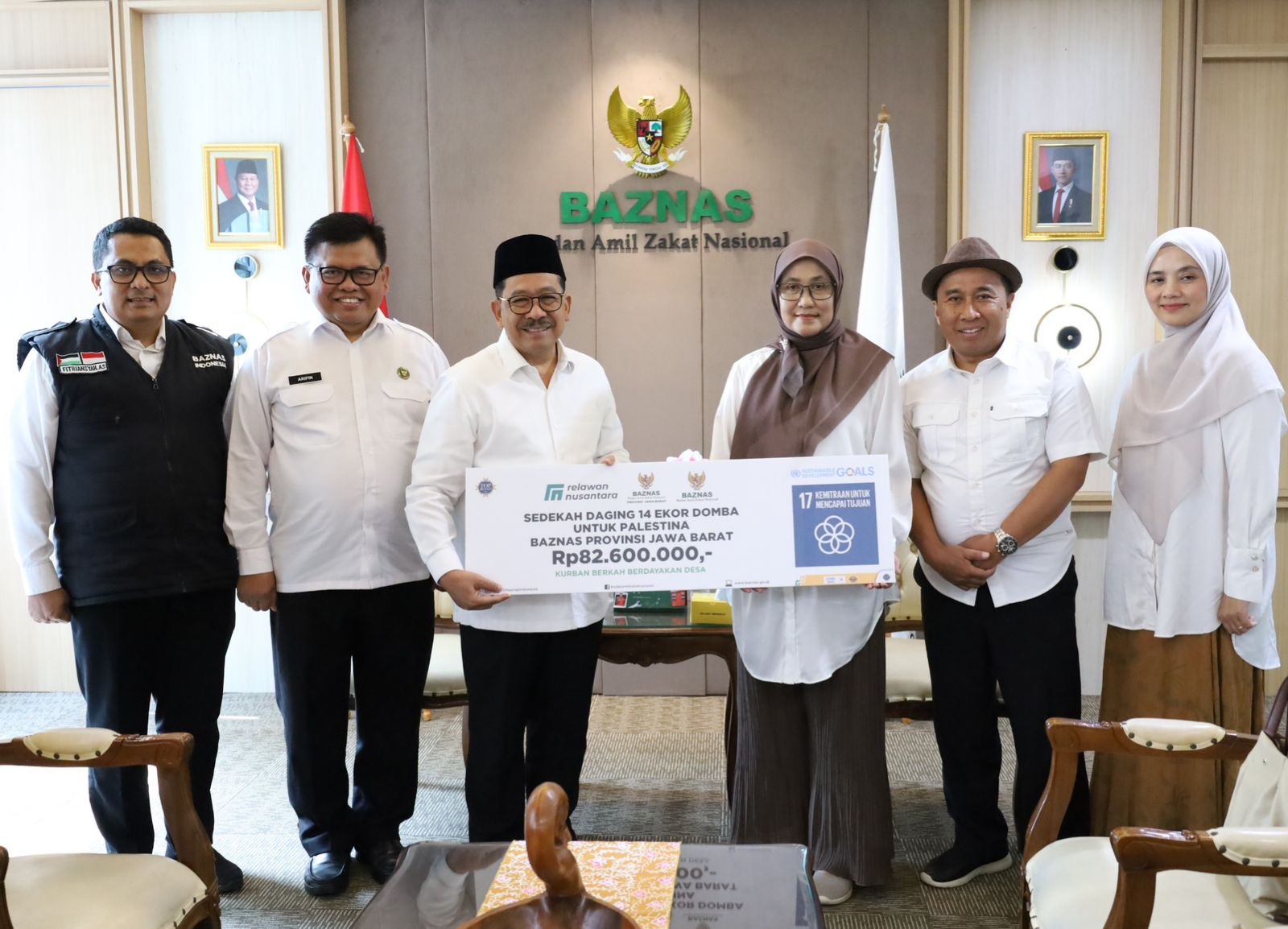 Baznas Distributes Qurbani and Meat Alms for Palestine from West Java
