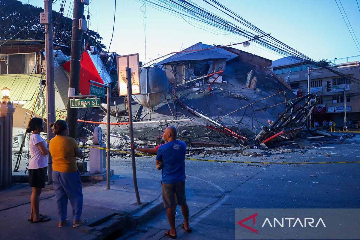 Death toll from southern Philippines earthquake rises to 37