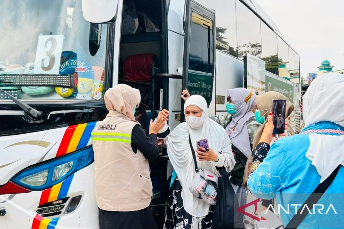 Two Hajj Pilgrims from South Sumatra Pass Away in Holy Land