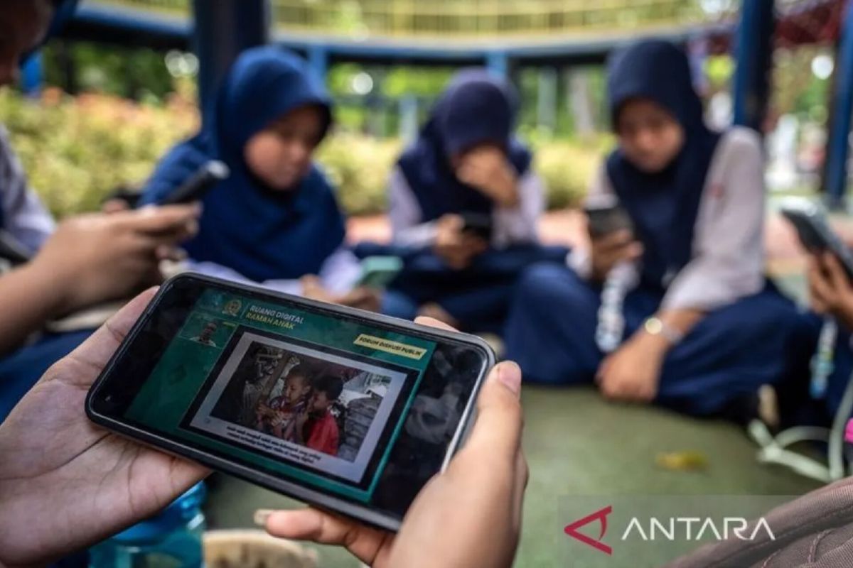 Indonesian govt sets roadmap to ensure child safety online