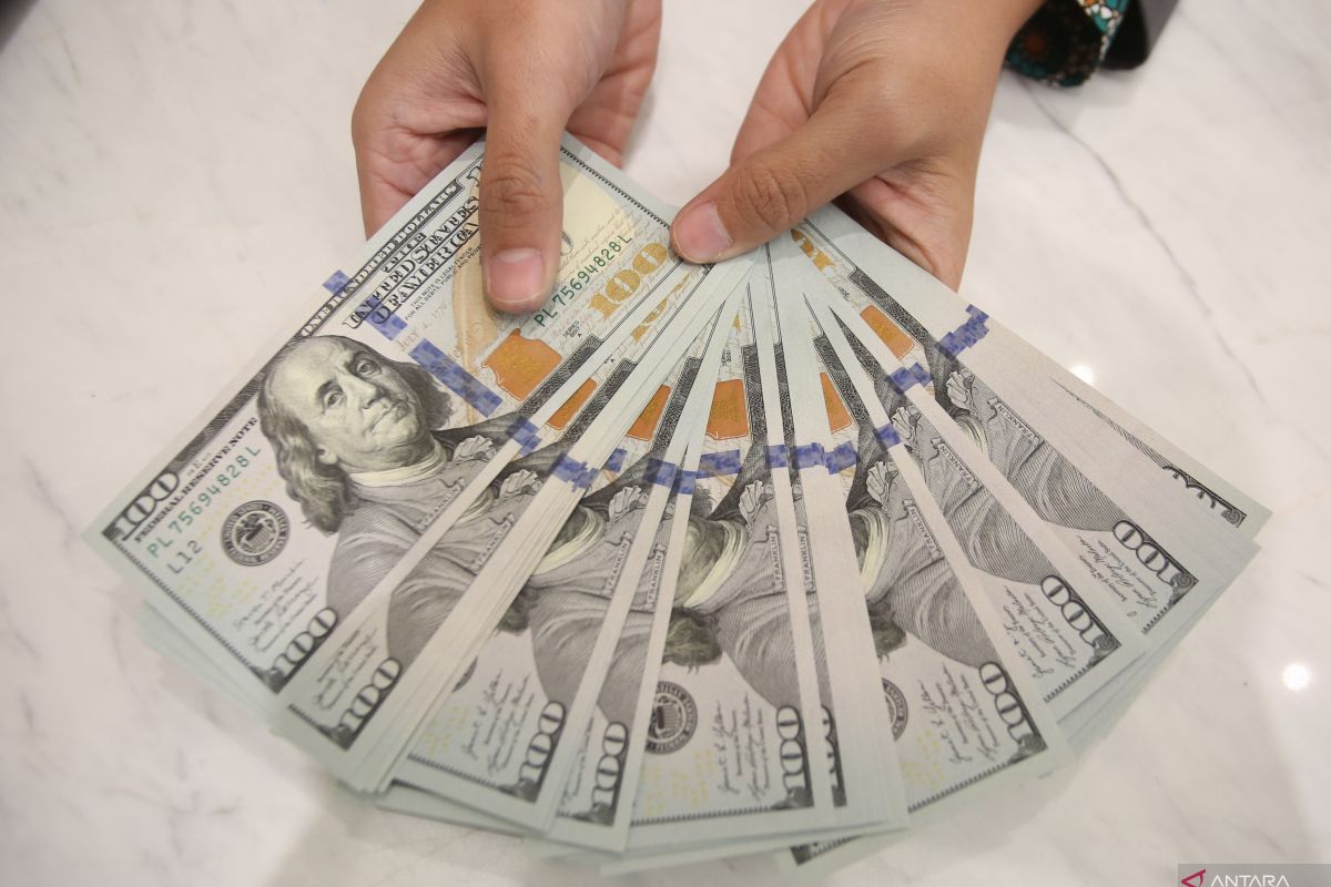 Bank Indonesia raises rate to defend rupiah