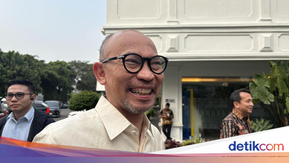 Chatib Basri Visits Prabowo at the Palace