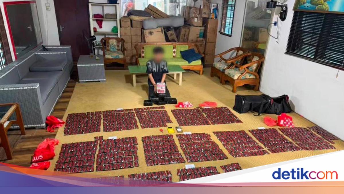 Riau Police Foil Smuggling of 6.94 Kg of Meth and 969 Drug Vapes from Malaysia