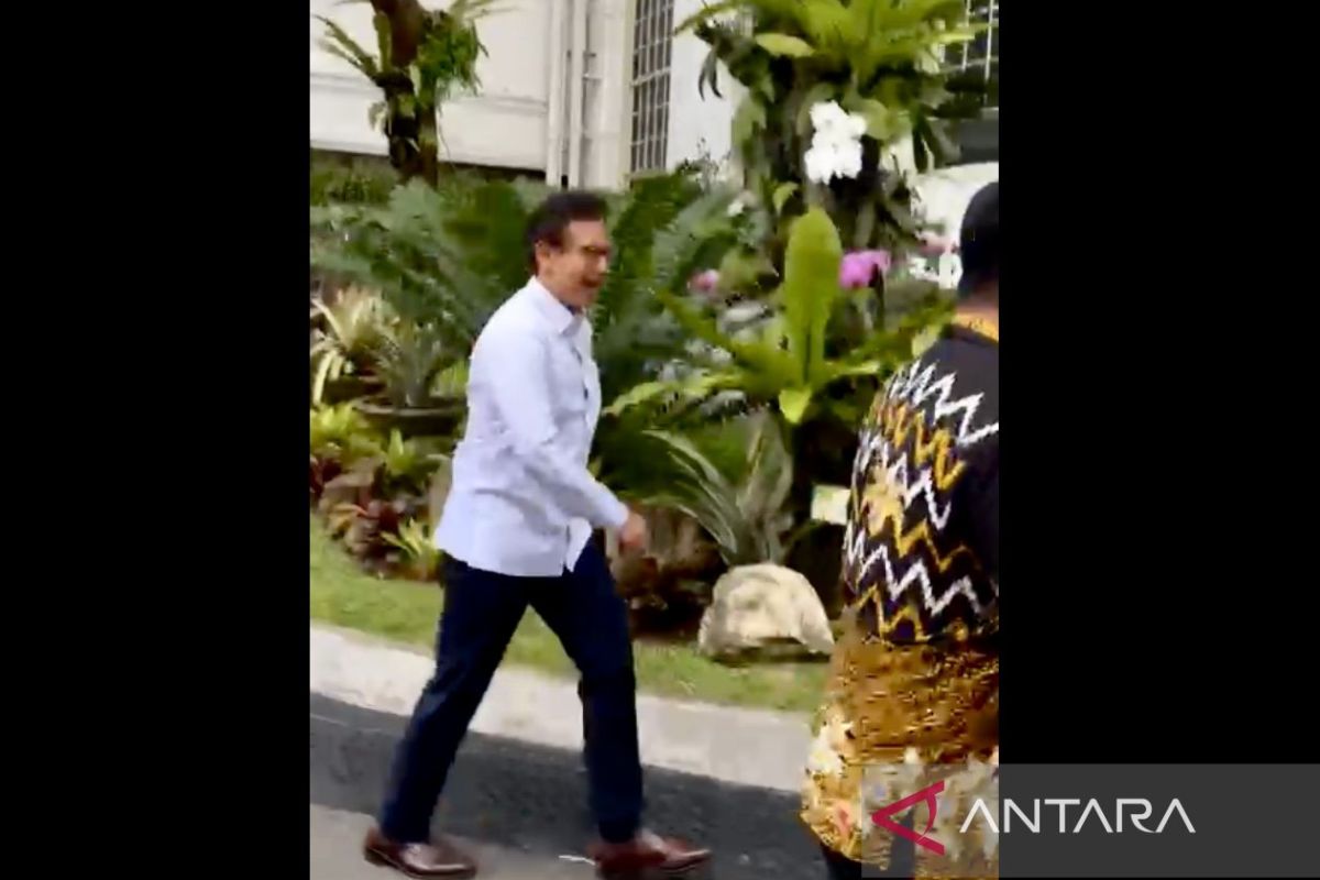 Prabowo summons health minister after Luhut and Chatib Basri