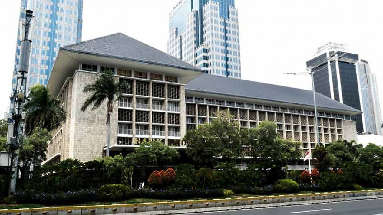 Economist Says BI and Government Policies Are Right Steps to Strengthen Rupiah