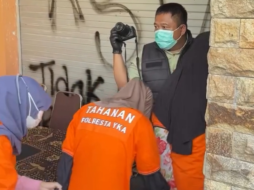 Yogyakarta Police Reconstruct Child Abuse Scenes at Little Aresha Daycare