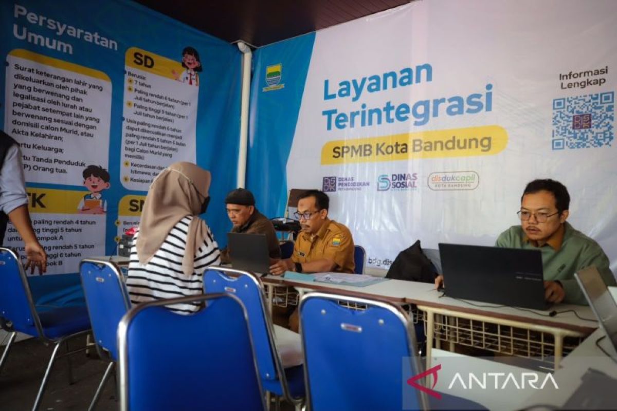West Java Governor Urges Residents to Report Fraud in Student Admissions