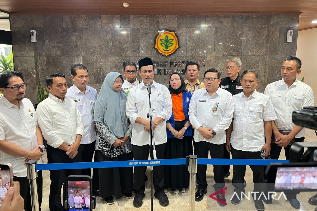 Bapanas Chief Discusses Egg Price Stabilisation with Farmers