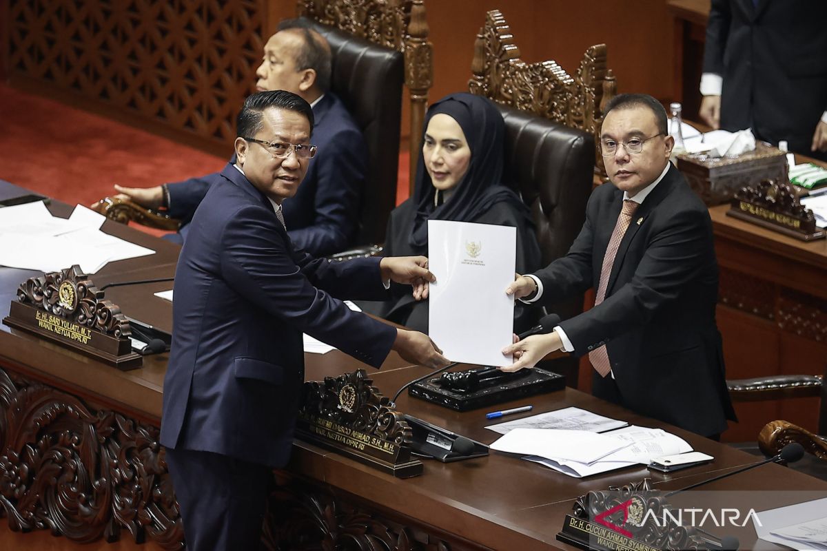 Political Recap: Police Age Extension and Prabowo Summons Luhut