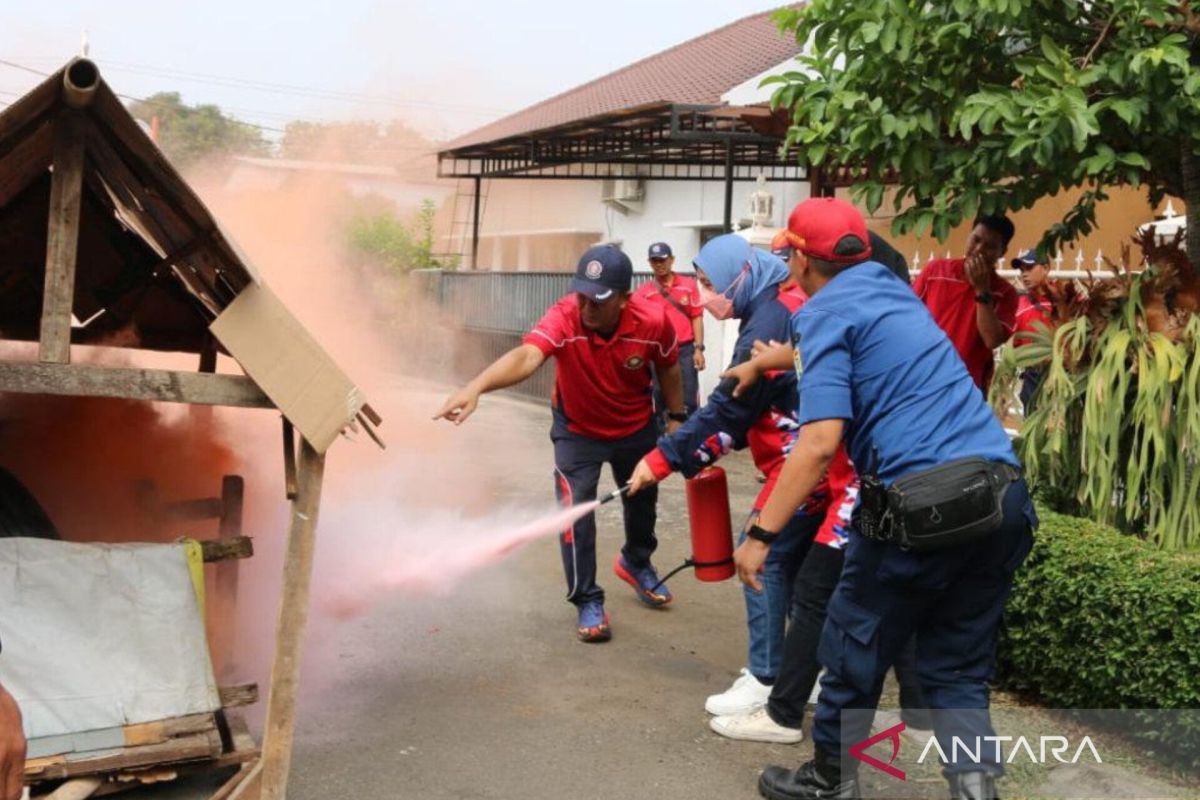 East Jakarta Fire Service boosts settlement area preparedness