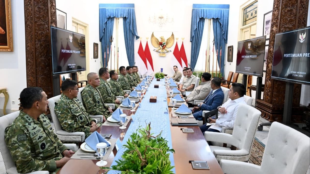 President Prabowo Summons Military Chiefs to Discuss Papua Electricity Access and Drilled Wells