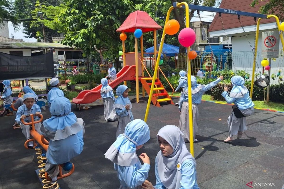 South Jakarta Administration Studies RPTRA as Locations for ‘Teba Modern’ Development